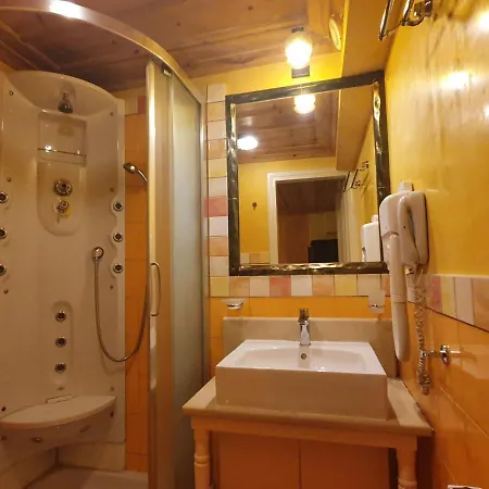 Konukevi Kallisti Luxury 4*